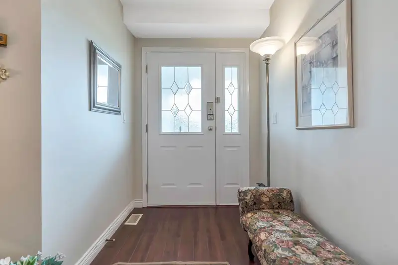 21527 49B AVENUE - photo 4 of 40