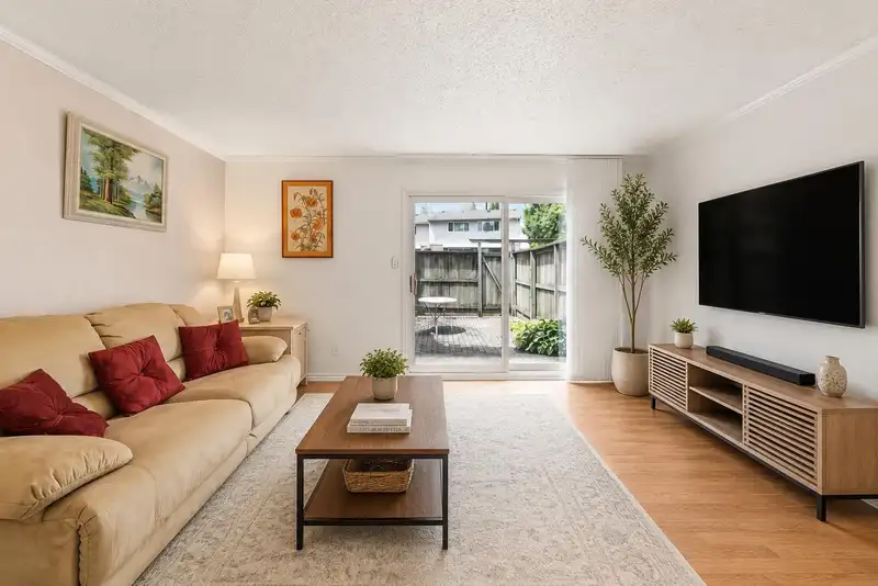 5 3550 E 49TH AVENUE - photo 1 of 37