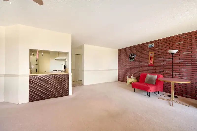 1601 3755 BARTLETT COURT - photo 2 of 8
