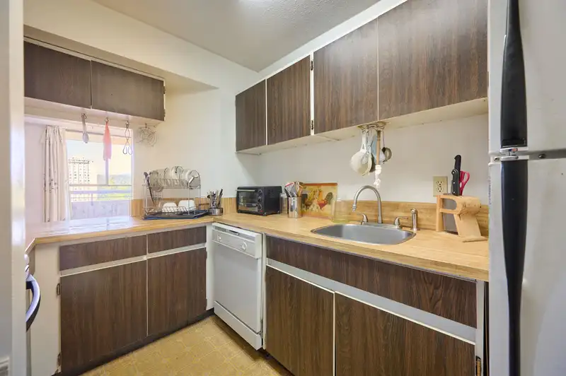 1601 3755 BARTLETT COURT - photo 3 of 8