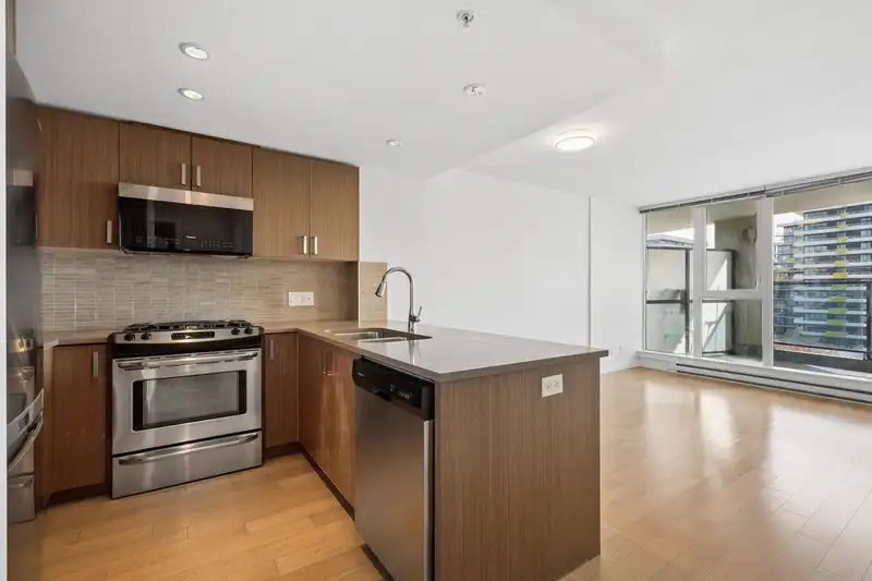 1005 7117 ELMBRIDGE WAY - photo 4 of 32