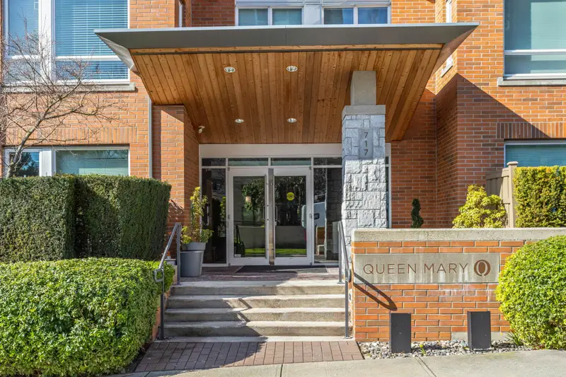 401 717 CHESTERFIELD AVENUE - photo 2 of 25