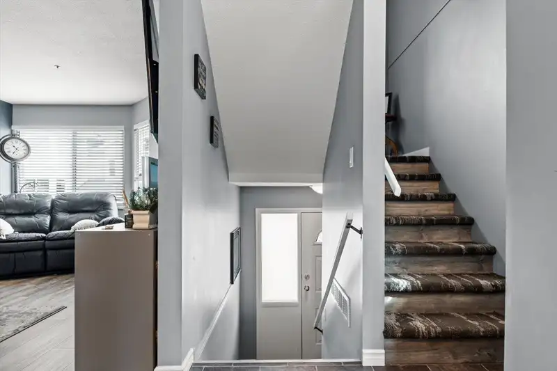 10 3087 IMMEL STREET - photo 4 of 40
