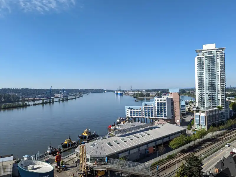 1710 14 BEGBIE STREET - photo 2 of 34