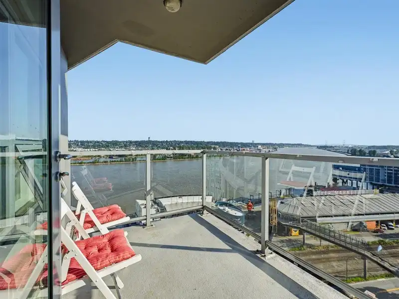 1710 14 BEGBIE STREET - photo 4 of 34