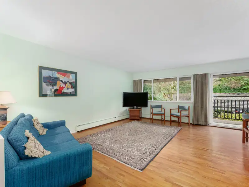 308 555 W 28TH STREET - photo 2 of 27