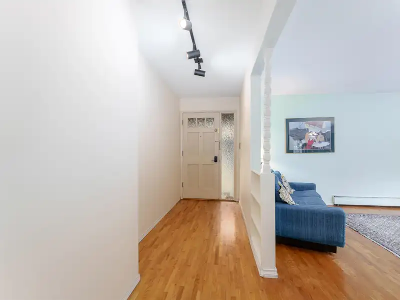 308 555 W 28TH STREET - photo 4 of 27