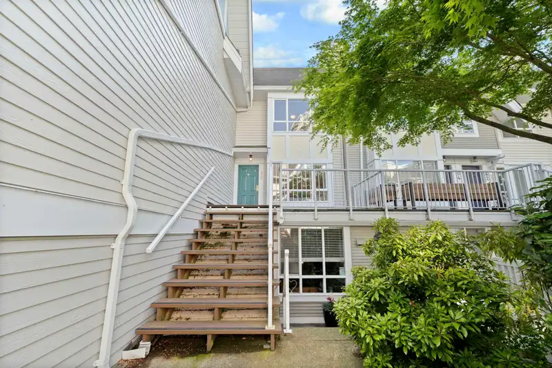 66 6588 SOUTHOAKS CRESCENT - photo 4 of 31