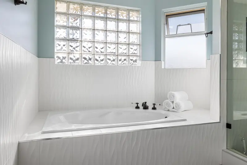 20326 92A AVENUE AVENUE - photo 3 of 25