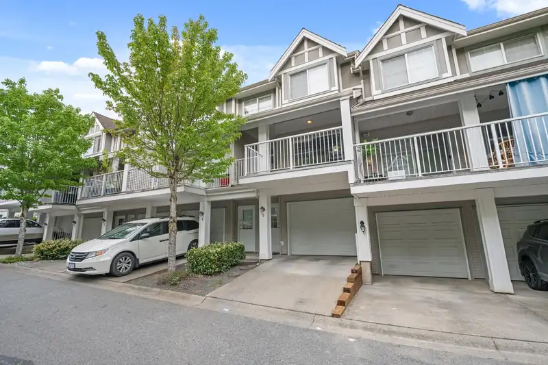 5 6555 192A STREET - photo 4 of 40