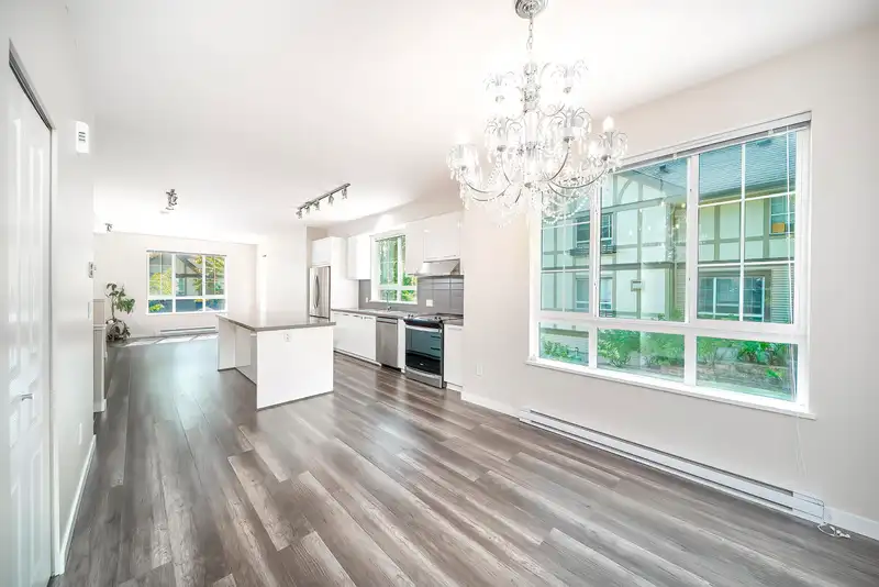 11 1338 HAMES CRESCENT - photo 2 of 16
