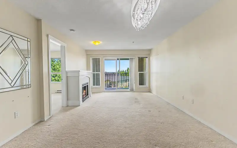 201 3082 DAYANEE SPRINGS BOULEVARD - photo 2 of 35