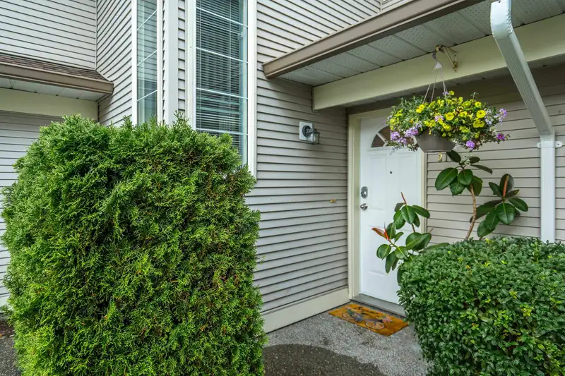 313 16233 82 AVENUE - photo 4 of 37