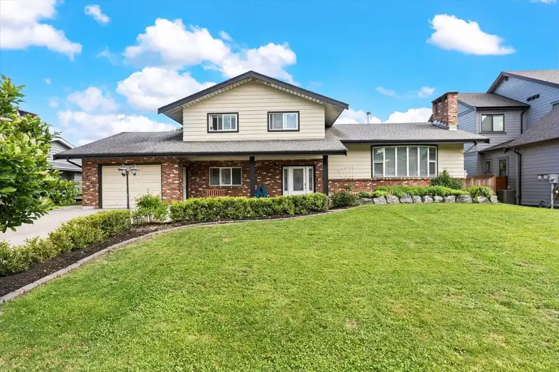 46111 ROY AVENUE - photo 1 of 36