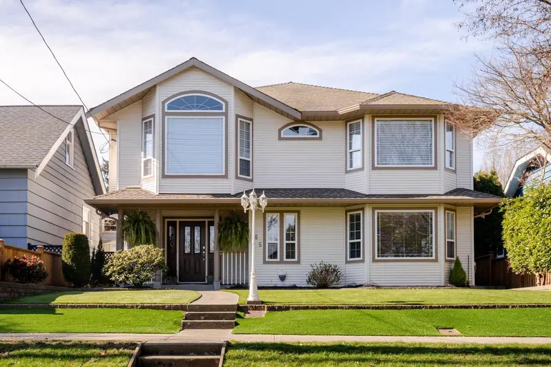 465 GARRETT STREET - photo 1 of 25