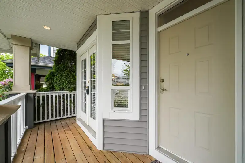15130 62 AVENUE - photo 2 of 30