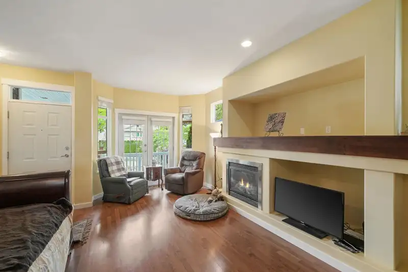 15130 62 AVENUE - photo 4 of 30