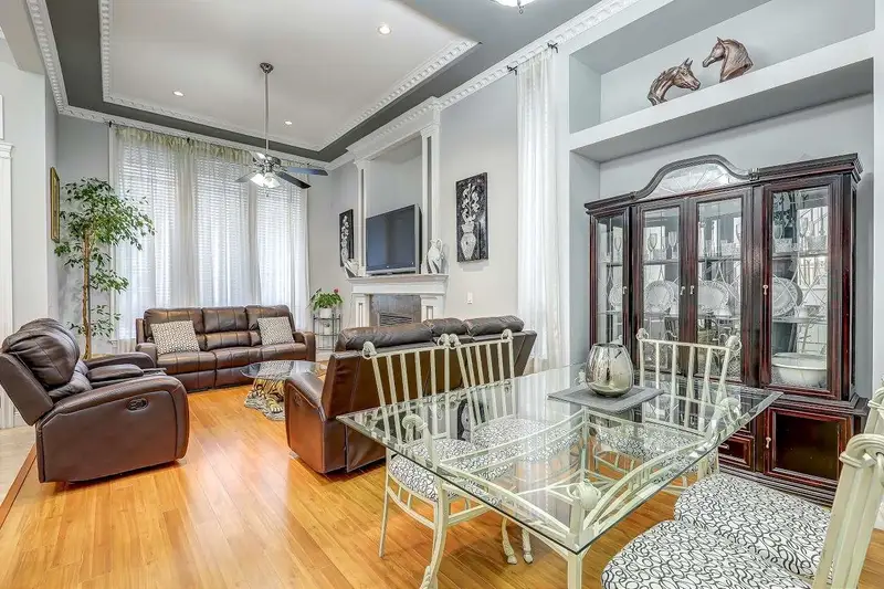 16226 96B AVENUE - photo 4 of 25