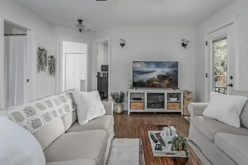 3553 MONASHEE STREET - photo 2 of 40