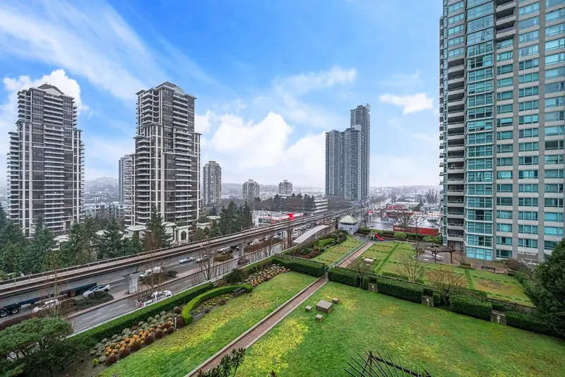 802 4398 BUCHANAN STREET - photo 2 of 25