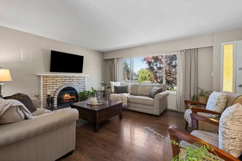34448 ETON CRESCENT - photo 1 of 23