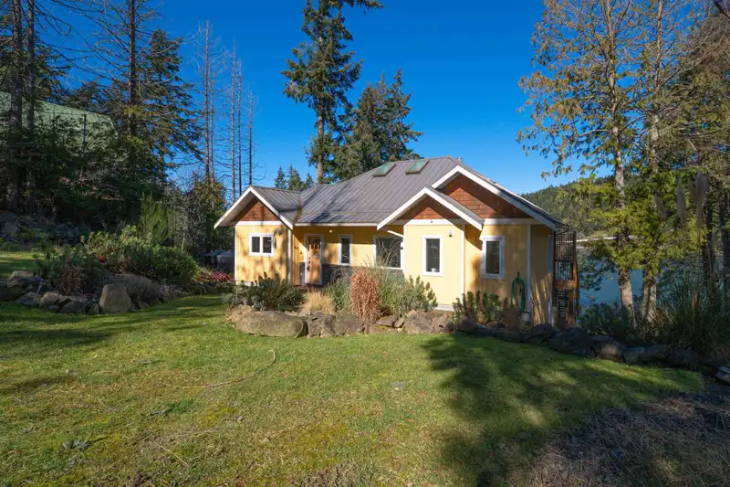 225 MARINERS WAY - photo 2 of 34