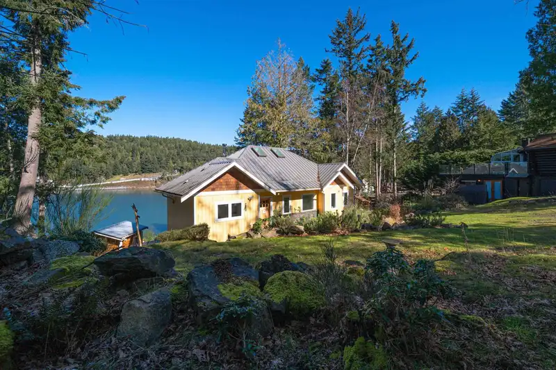 225 MARINERS WAY - photo 3 of 34