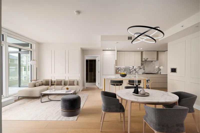 303 3668 W 10TH AVENUE - photo 2 of 25