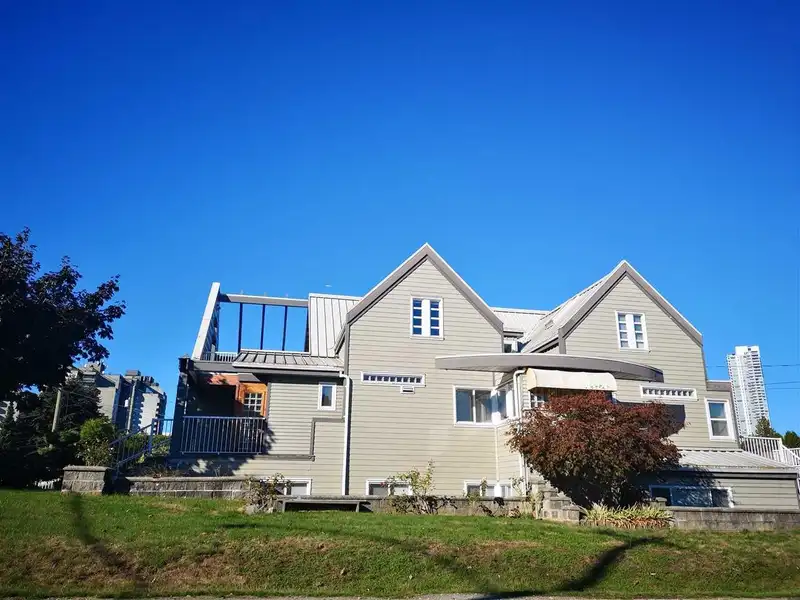 6990 WILLINGDON AVENUE - photo 1 of 35