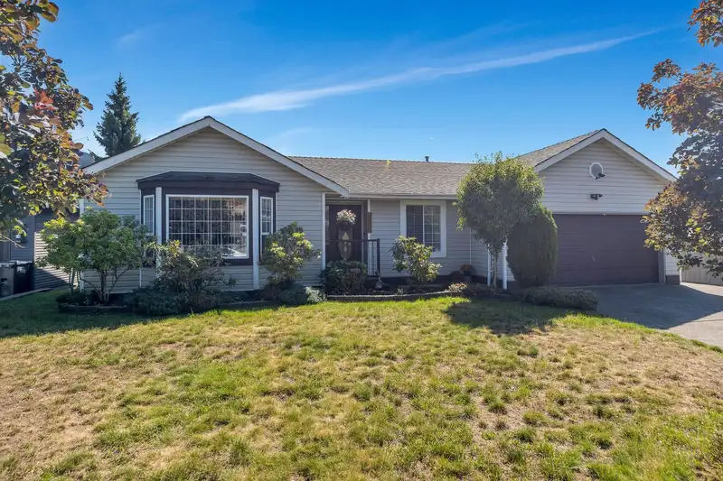 34678 SANDON DRIVE - photo 1 of 40