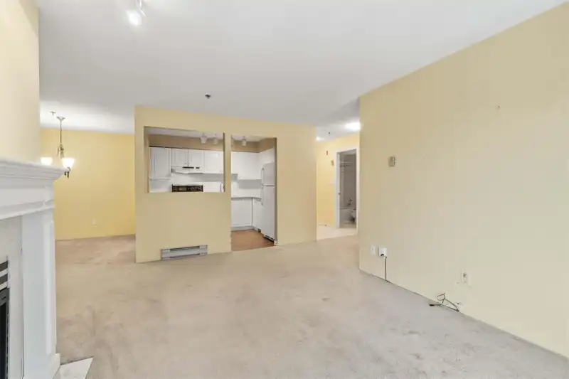 202 1148 WESTWOOD STREET - photo 4 of 23