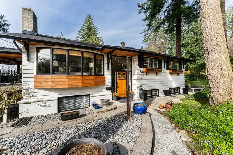 2161 LAMPREY DRIVE - photo 2 of 40