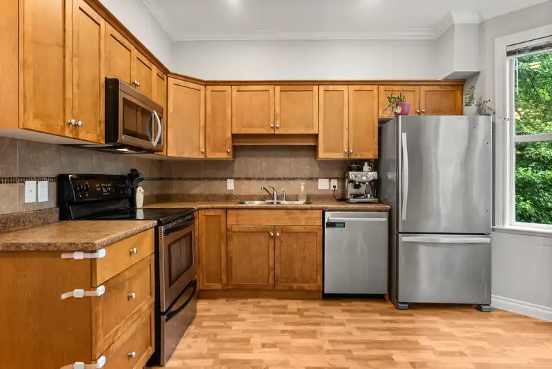 20 33321 GEORGE FERGUSON WAY - photo 4 of 36