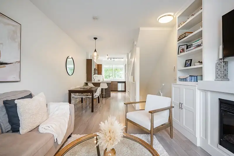34 19477 72A AVENUE - photo 4 of 26