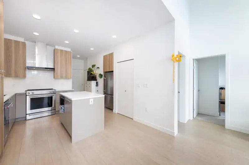 607 7588 16TH STREET - photo 4 of 30