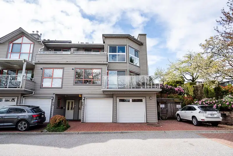55 323 GOVERNORS COURT - photo 1 of 40
