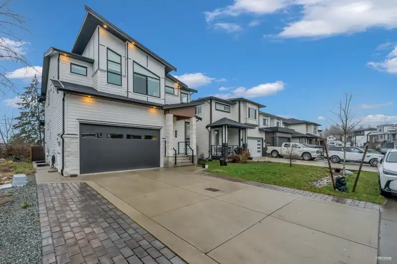 10509 MCVEETY STREET - photo 2 of 40
