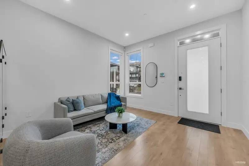 10509 MCVEETY STREET - photo 3 of 40