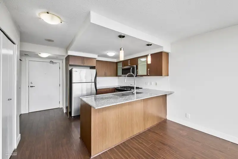 1508 8068 WESTMINSTER HIGHWAY - photo 3 of 17