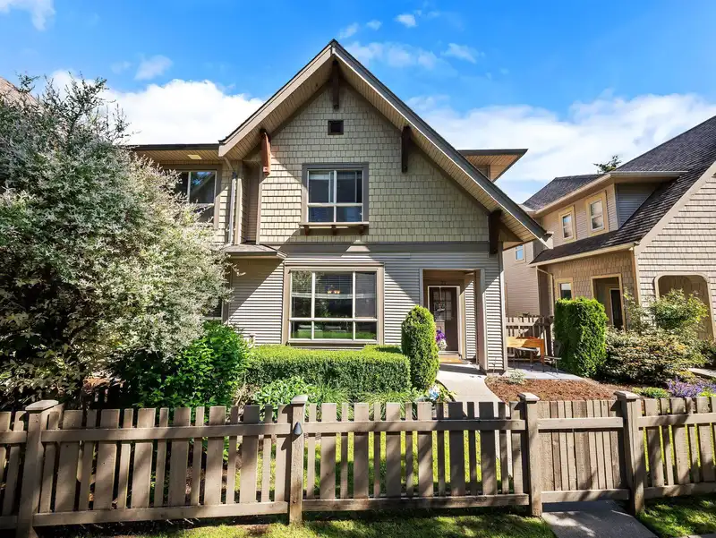 71 2738 158 STREET - photo 1 of 40