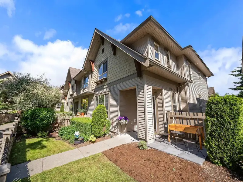 71 2738 158 STREET - photo 2 of 40