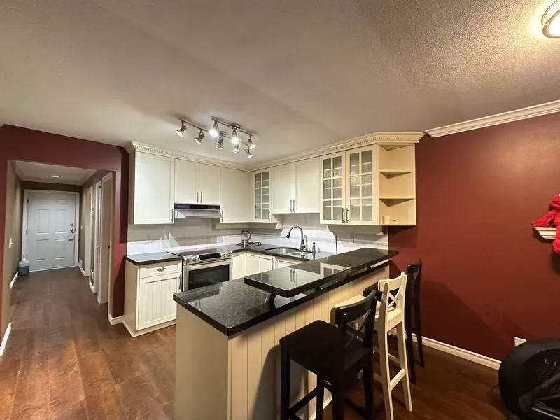 37 DEERWOOD PLACE - photo 3 of 10