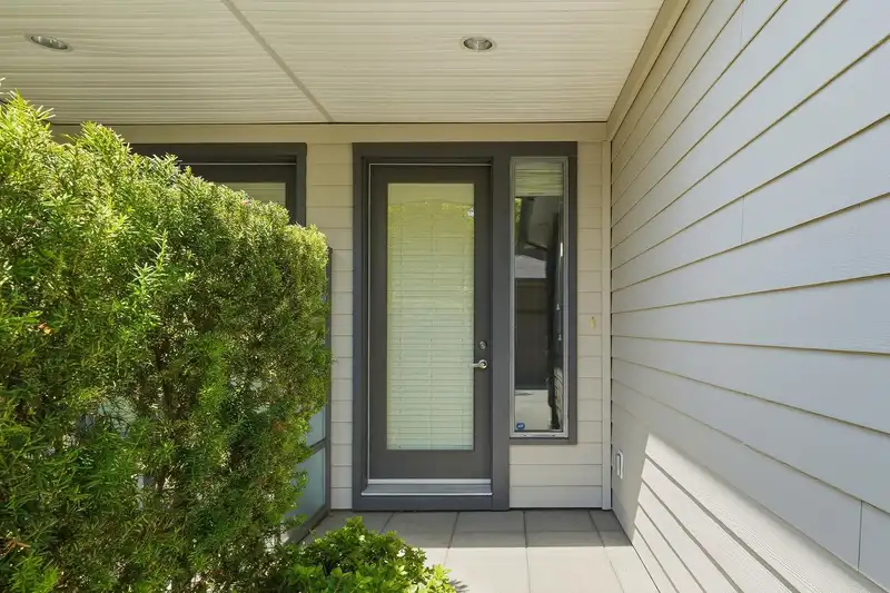 39 2603 162 STREET - photo 3 of 40