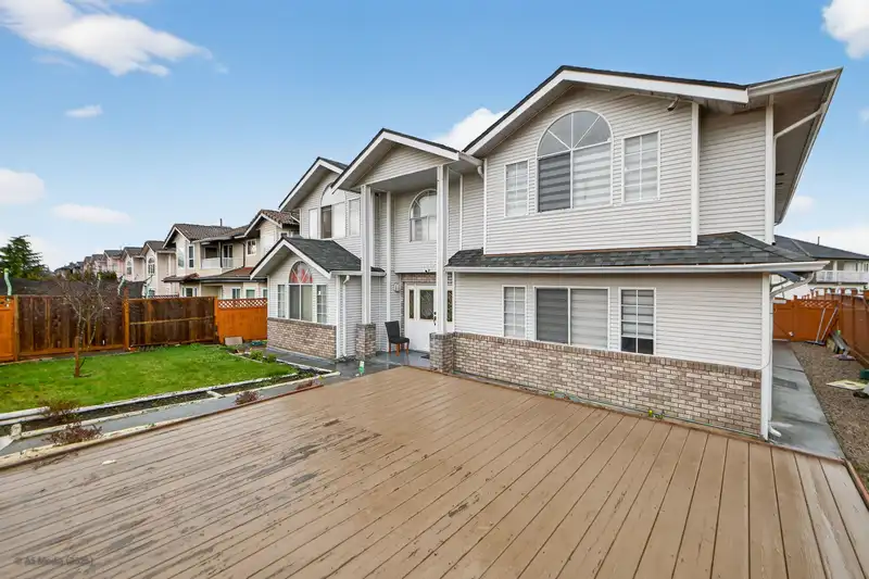 12369 64 AVENUE - photo 2 of 31