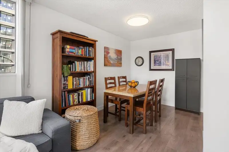 703 620 SEVENTH AVENUE - photo 4 of 35