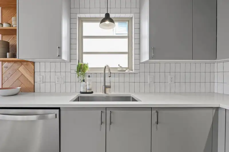 3261 W 2ND AVENUE - photo 4 of 40