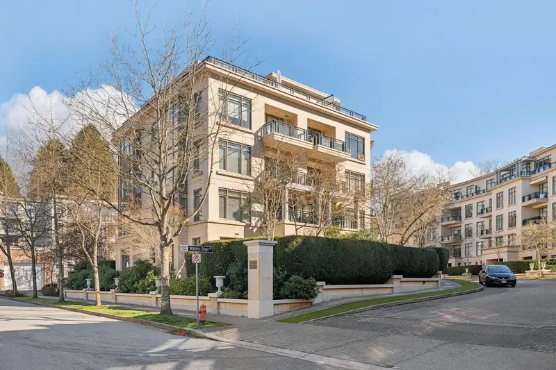 300 533 WATERS EDGE CRESCENT - photo 1 of 25