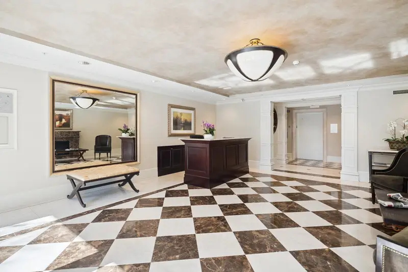 300 533 WATERS EDGE CRESCENT - photo 3 of 25