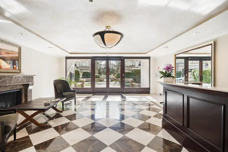 300 533 WATERS EDGE CRESCENT - photo 4 of 25