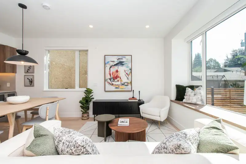 754 W 26TH AVENUE - photo 4 of 29